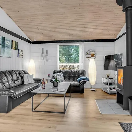 Gorgeous Home In Lokken With Sauna Løkken