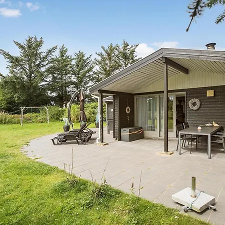 Gorgeous Home In Lokken With Sauna Løkken